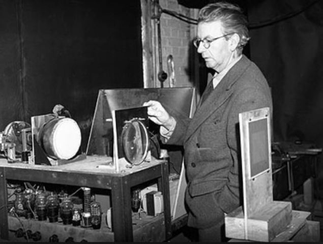 Se inventa la televisión