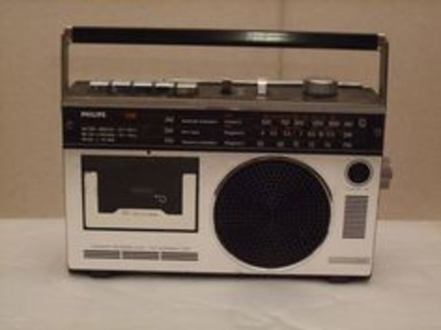 Aparición de la Radiograbadora