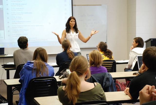 PROFESORA UNIVERSITARIA