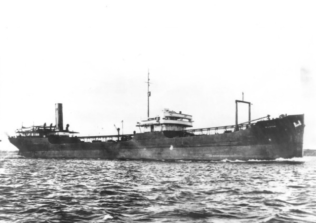 Roosevelt Cuts Off Oil Cargo to Japan