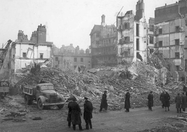 First V2 attacks against Paris.