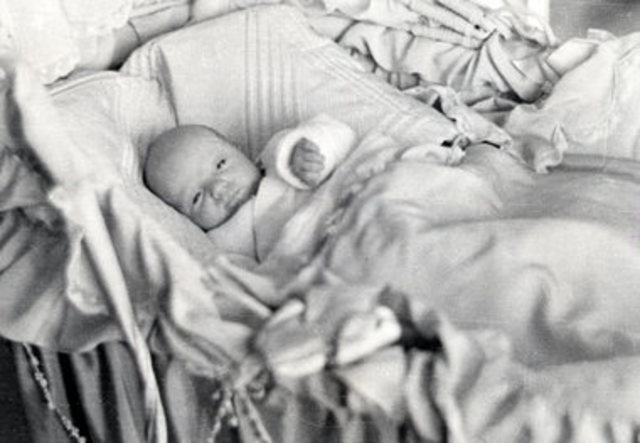 Nacimiento del infante don Juan Carlos de Borbón