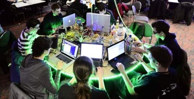 MIL MILLONES DE USUARIOS