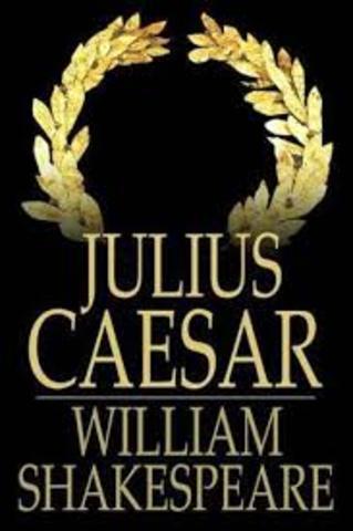 Publica la obra "Julio César"