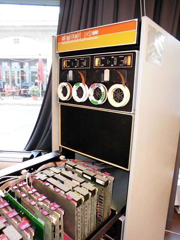 TERCERA GENERACIÓN (1964-1971)