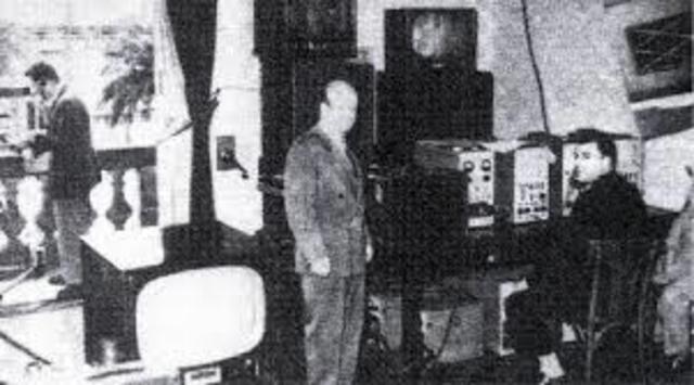 Primera radio y televisión