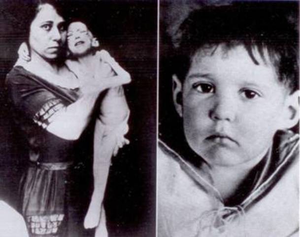 First human patient receives insulin