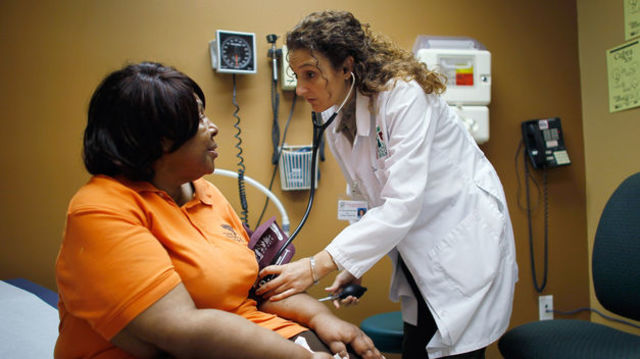 Tecnología Espacial aplicada para Asistencia Médica a una Reservación India en Arizona