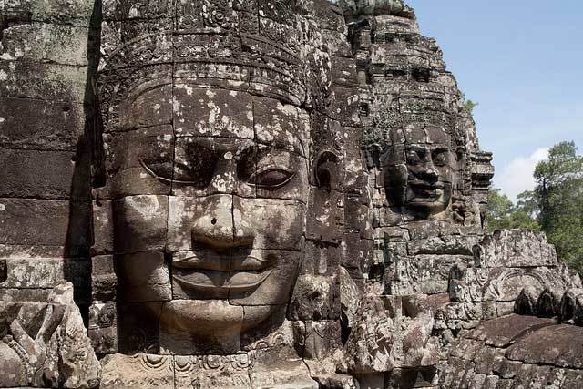 Jayavarman VIII wants to return to Hindu