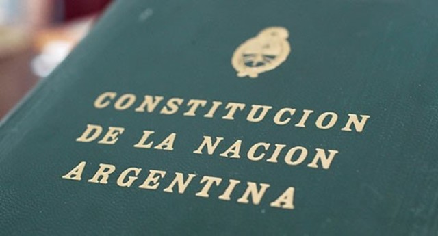 Constitución