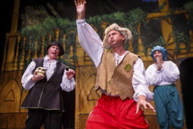 Estrena su primera obra de teatro