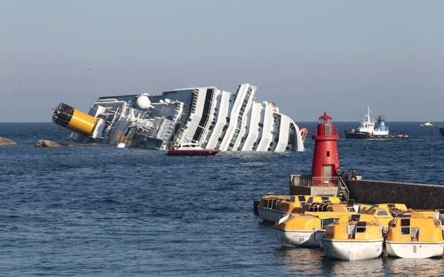 Nuafrago do Costa Concordia na Italia