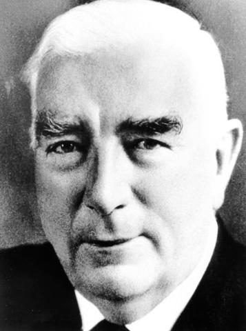 Robert menzies beat a record of 18 years as prime minster is Australia