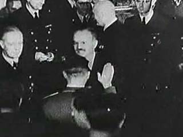 Hitler and Stalin sign non-aggression pact