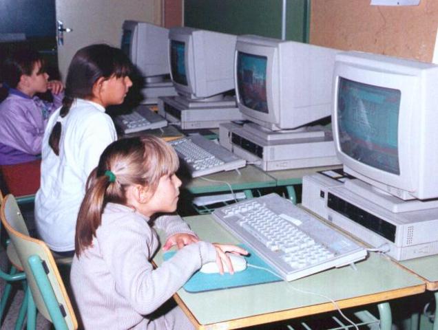 Primer programa educativo en el computador