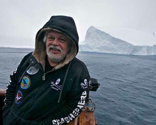 Supports captain Paul Watson.