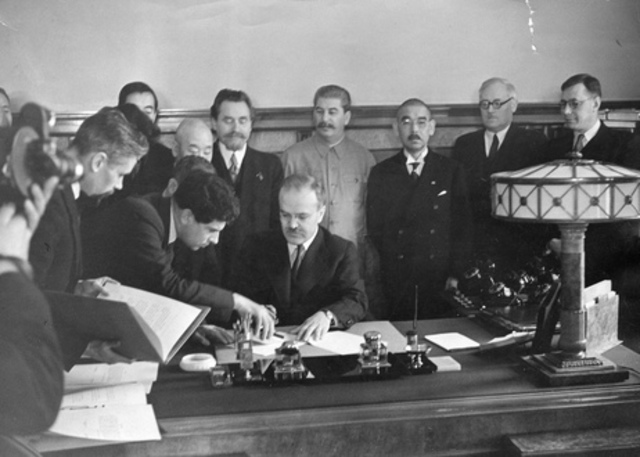 Hitler and Stalin Sign Non-Aggression Pact