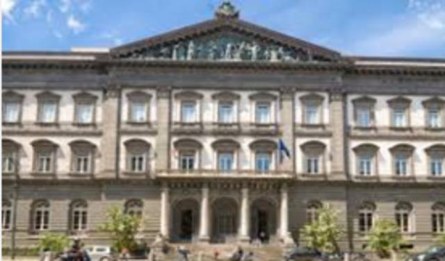 UNIVERSIDAD DE NAPOLES