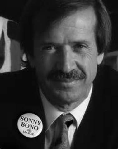 Sonny Bono becomes mayor of Palm Springs, California for 4 years