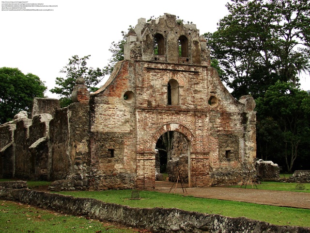 La ciudad es abandonada.
