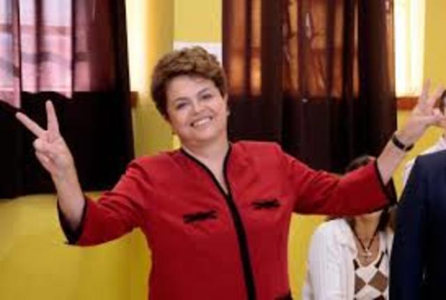 Dilma se torna presidente : (