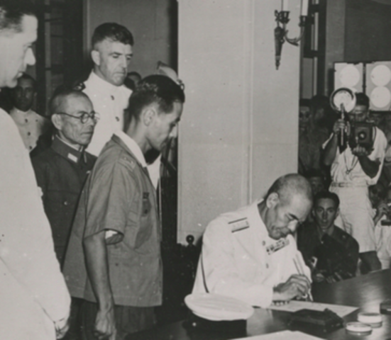 Franklin Gimson, Hong Kong's colonial secretary, declares himself interimgovernor.