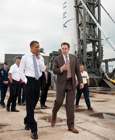 President Obama tours the SpaceX facility