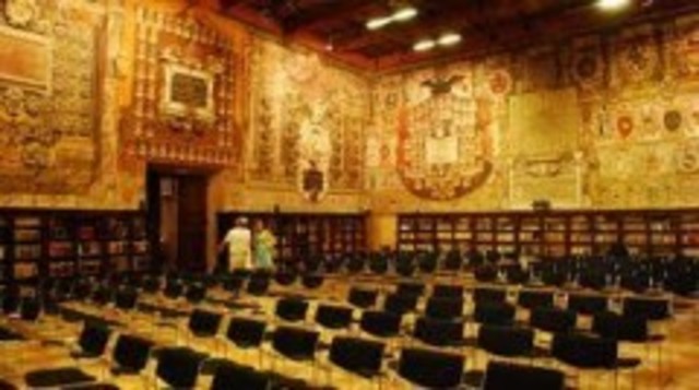 Se crea la primera Universidad para estudios de diversos programas educativos: leyes teología, matemáticas, filosofía, astronomía, medicina y farmacia. Universidad de Bolonia.