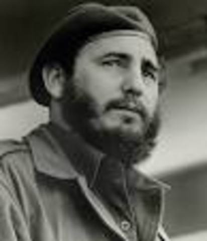 Fidel Castro Makes Cuba Communist