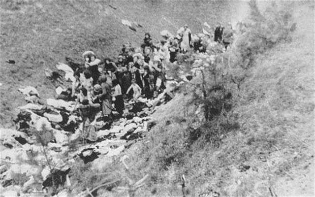 Einsatzgruppen shoot about 34,000 Jews at Babi Yar, outside Kiev.