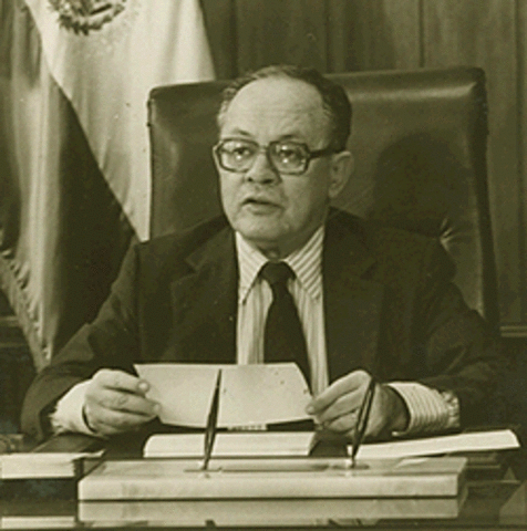 Nombrado presidente Alvaro Magaña