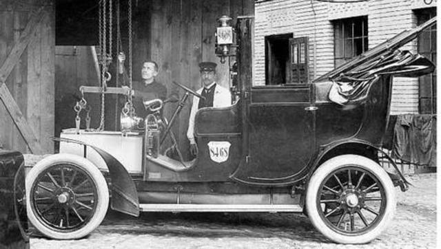 Primeras importaciones de automóviles al país