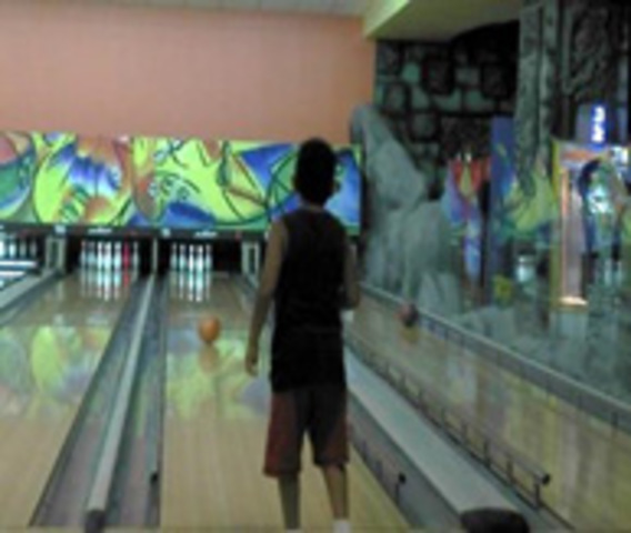 Mi primera ida al boliche fue en Acapulco.