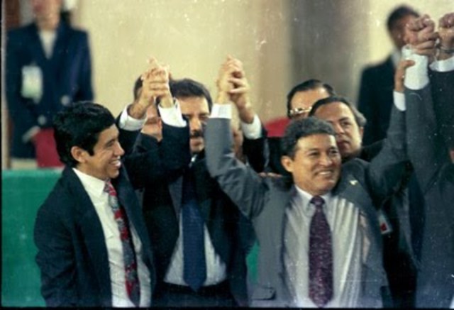 Se firman los Acuerdos de Paz