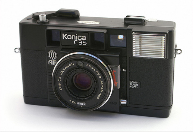 Konica introduces the first point shoot camera.