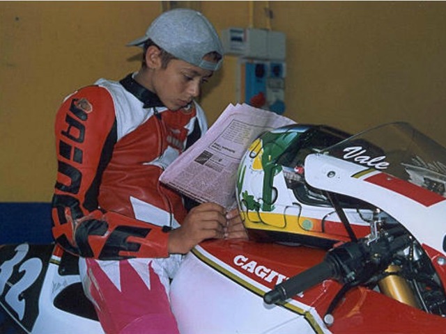 Debuta en el campeonato italiano de 125 cc Sport Production.