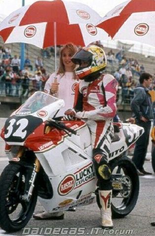 Gana el Campeonato de Italia de 125 cc.