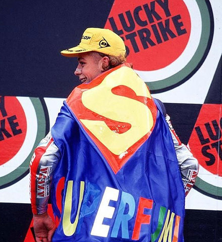 Primer título mundial de 125cc.