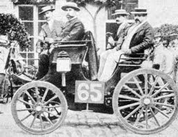 The first race of gas powered cars