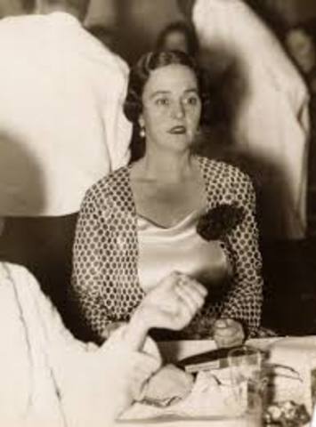 falls in love with Ginevva King