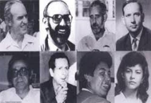 son asesinados los jesuitas de la Universidad Centroamericana (UCA).