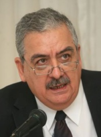 Se funda la revista Dialéctica