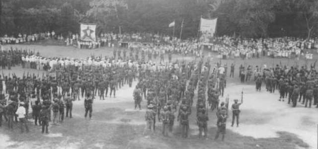 En 1984 inician las primeras negociaciones entre el gobierno y la guerrilla