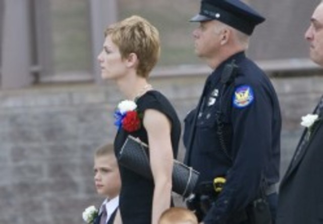 Immigrant Kills Police Officer /  2007