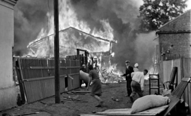 Tyskland anfaller Polen