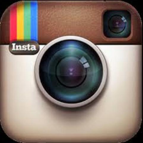 Nace Instagram, aunque sólo disponible para Apple. Pinterest, que nace en 2010 consigue 10 millones de usuarios más rápido que las otras redes.