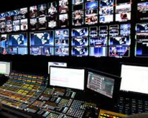 En EU la FCC aprueba la HDTV, al año siguiente Japón empieza a usar dicha tecnología.