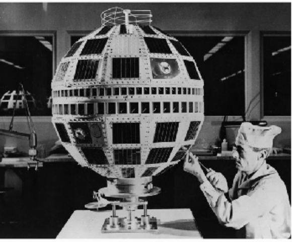 Primer Satélite de Telecomunicaciones.