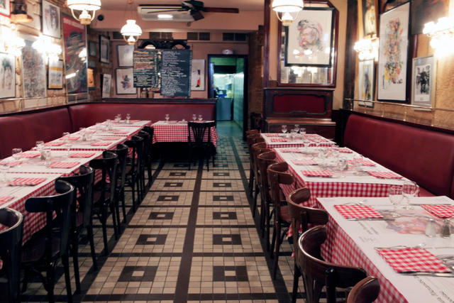 Establecimiento del restaurante Paris.