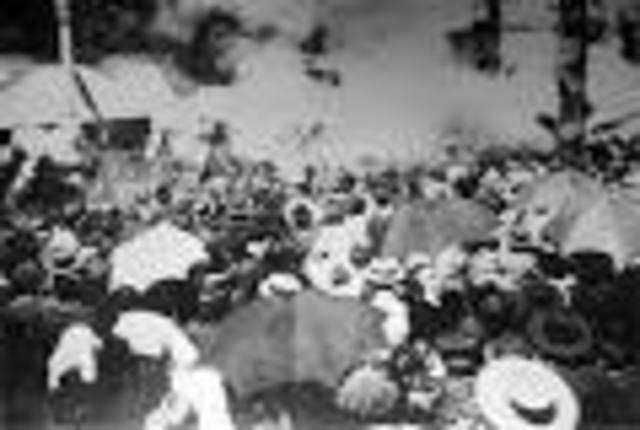 Toma de mano de la princesa Británica Victoria y atentado terrorista.